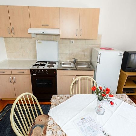 Apartmani Jelica Krk Town Exteriör bild