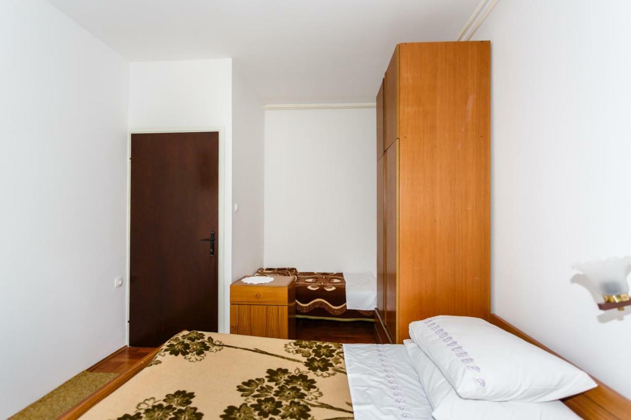 Apartmani Jelica Krk Town Exteriör bild